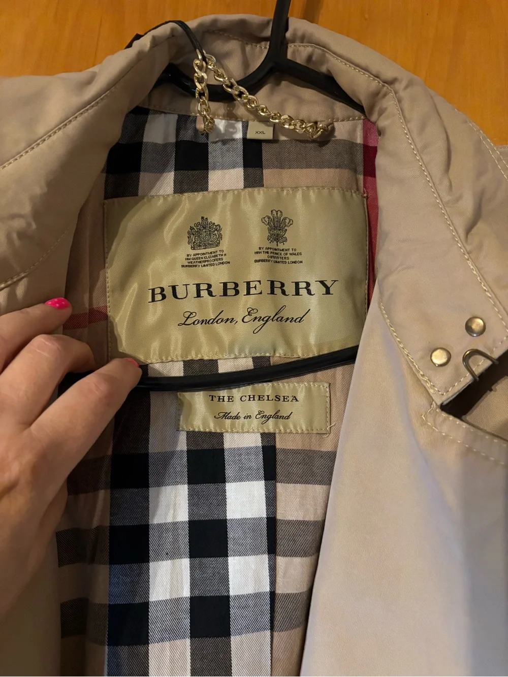 Burberry Beige Trench Coat with Vintage Check Lining - Picture 2 of 13